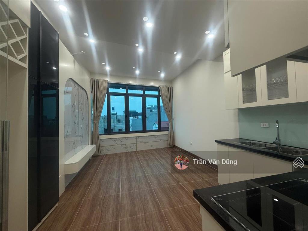 Bán nr tại tu hoàng, xuân phương. diện tích 30m2, xây mới 7 tầng  full nội thất  ô tô đỗ cổng