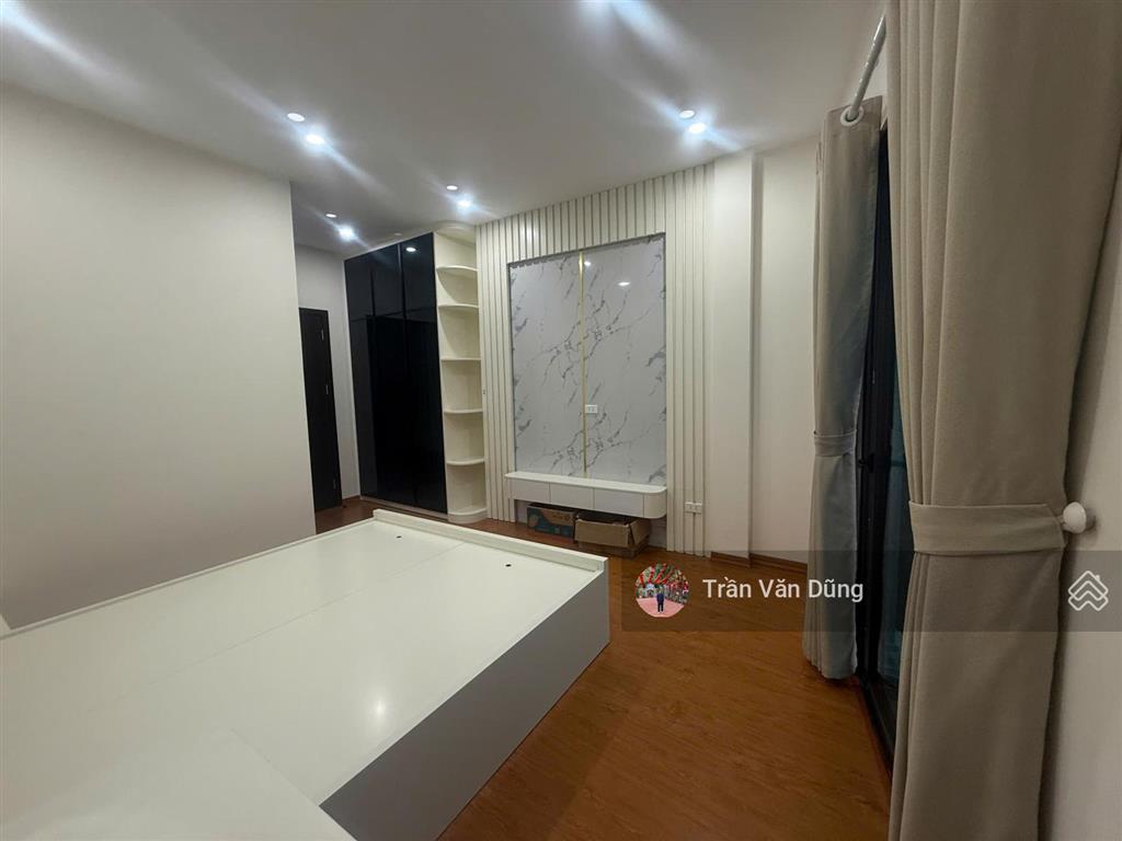 Bán nr tại tu hoàng, xuân phương. diện tích 30m2, xây mới 7 tầng  full nội thất  ô tô đỗ cổng