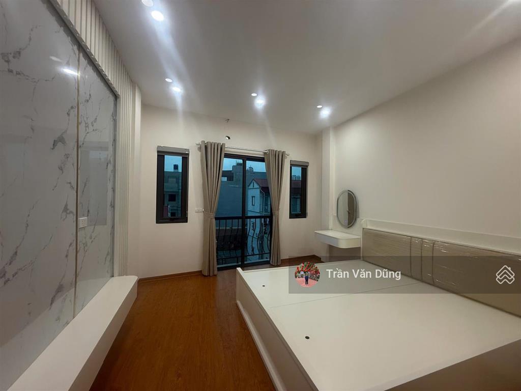 Bán nr tại tu hoàng, xuân phương. diện tích 30m2, xây mới 7 tầng  full nội thất  ô tô đỗ cổng
