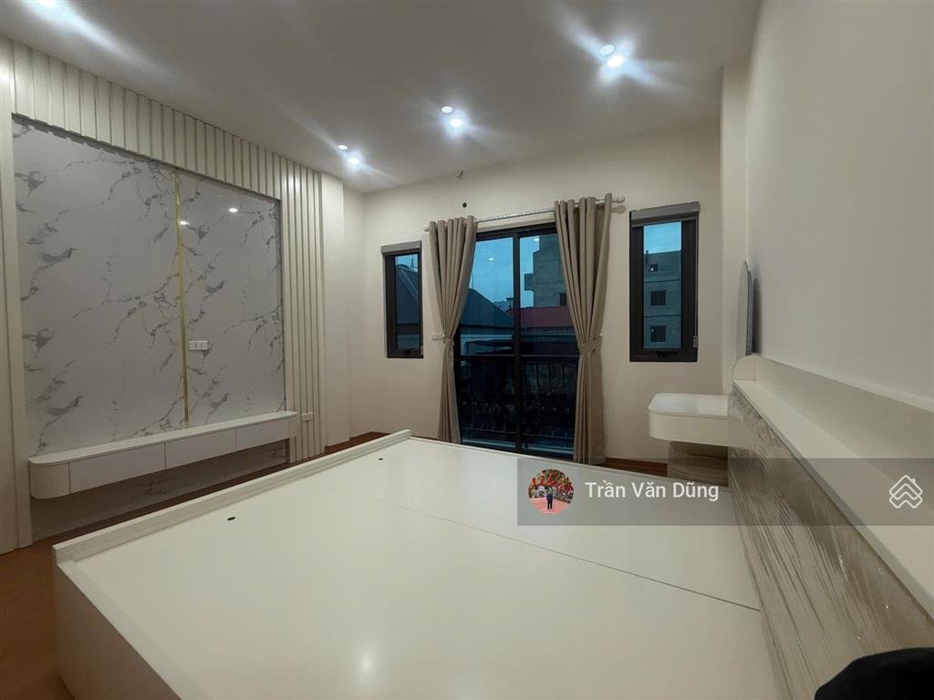 Bán nr tại tu hoàng, xuân phương. diện tích 30m2, xây mới 7 tầng  full nội thất  ô tô đỗ cổng