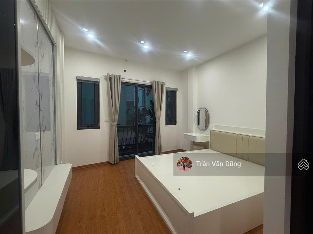 Bán nr tại tu hoàng, xuân phương. diện tích 30m2, xây mới 7 tầng  full nội thất  ô tô đỗ cổng