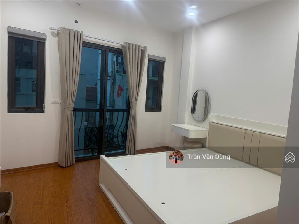 Bán nr tại tu hoàng, xuân phương. diện tích 30m2, xây mới 7 tầng  full nội thất  ô tô đỗ cổng