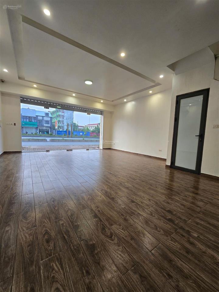 Nhà tôi cần cho thuê tầng 1 mặt đường bùi viện, khu đô thị waterfront. giá 6 triệu.  0378 478 ***