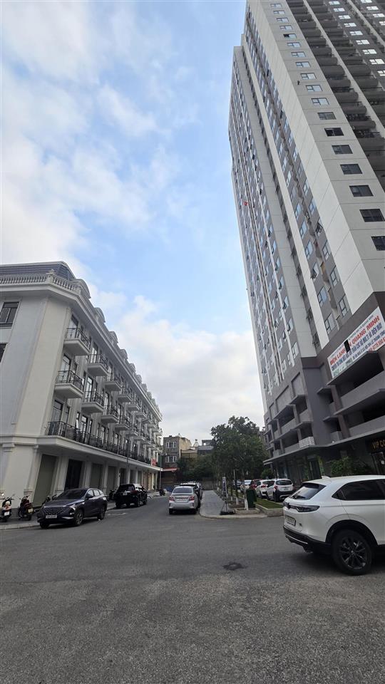 Bán shophouse đối diện chung cư 384 lê thánh tông, giá giảm mạnh, bán trong tháng.  0378 478 ***