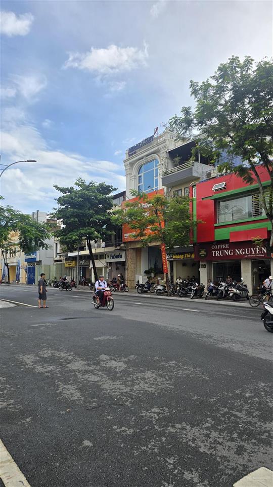 Bán nhà mặt đường đinh tiên hoàng, cạnh nhà hát lớn. 0378 478 ***