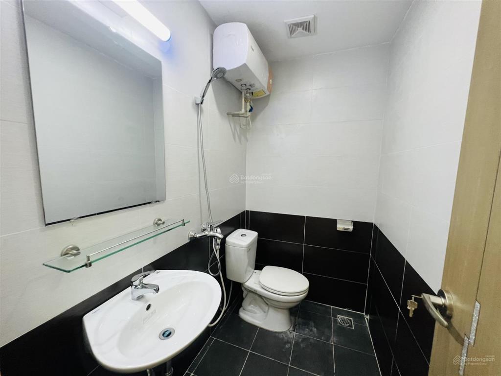 Cho thuê căn hộ 2 ngủ, 2vs giá chỉ 5,5 triệu/tháng (bao phí)  chung cư hoàng huy lạch tray.