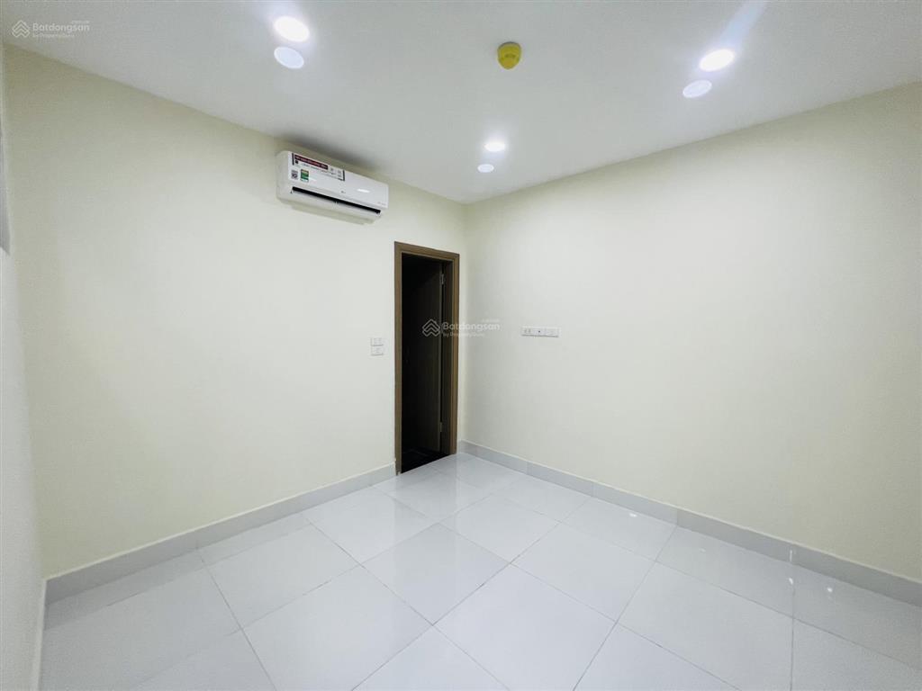 Cho thuê căn hộ 2 ngủ, 2vs giá chỉ 5,5 triệu/tháng (bao phí)  chung cư hoàng huy lạch tray.