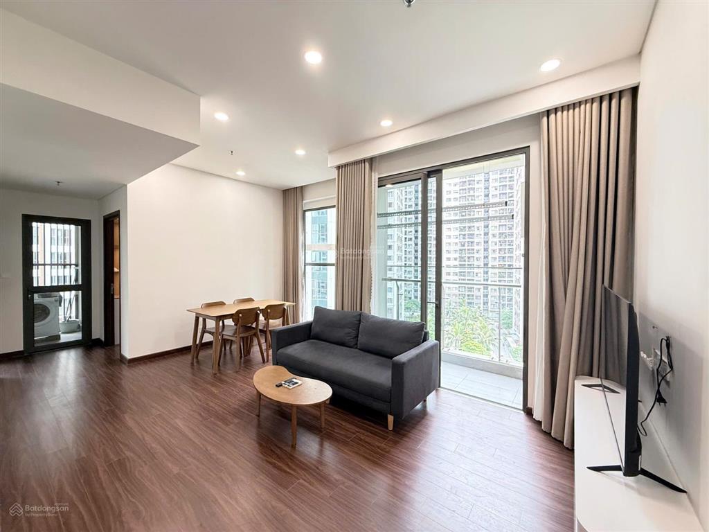 Chính chủ cho thuê căn 2 ngủ góc  2wc  view vinuni cực kì đẹp tại toà h2 (masteri waterfront)