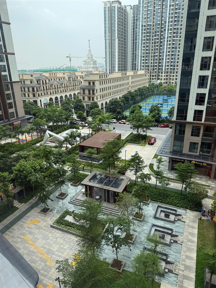 Chính chủ cho thuê căn 2 ngủ góc  2wc  view vinuni cực kì đẹp tại toà h2 (masteri waterfront)