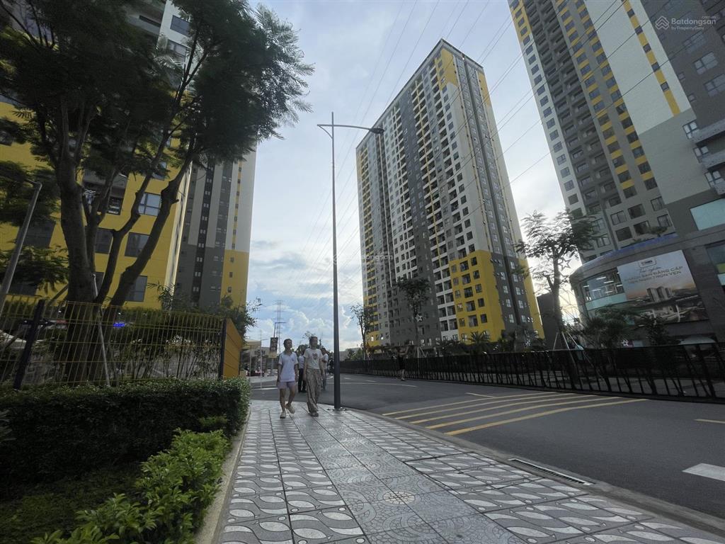 Bán căn shophouse 55m2 ngay khu 2000 căn hộ chỉ 3.9 tỷ. sở hữu lâu dài.  0908 779 ***