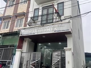 Chính chủ tôi cần bán căn nhà mới 3 tầng đường 7m bìa làng vân nội. giáp trục nhật tân