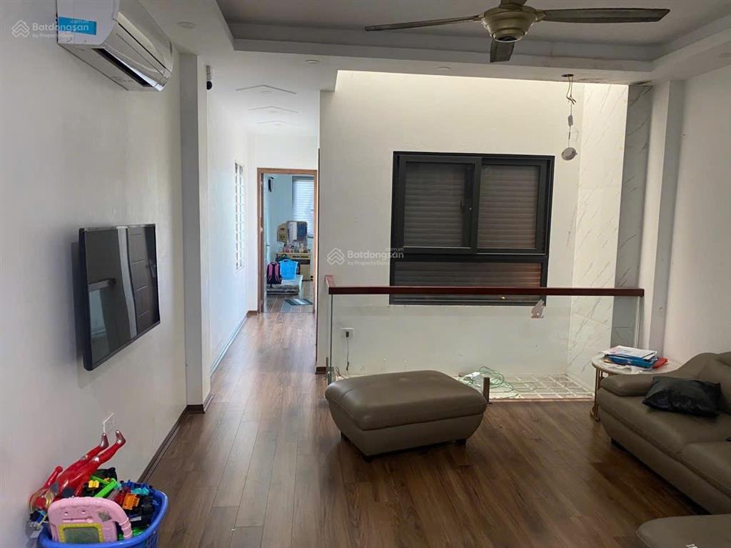 Chính chủ tôi cần bán căn nhà 3,5tầng bìa làng vân nội. giáp cầu nhật tân. dáng tân cổ điển