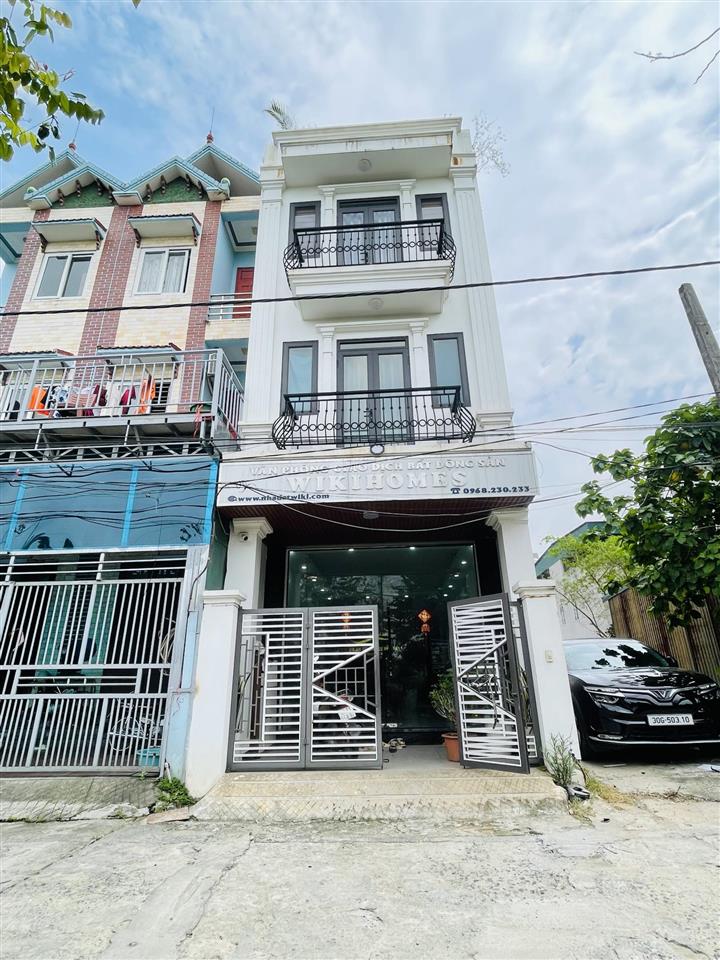 Nhà đẹp chính chủ tân cổ điển bìa làng vân nội. có thang máy,74m2 đường 7m.view dự án. ở được luôn