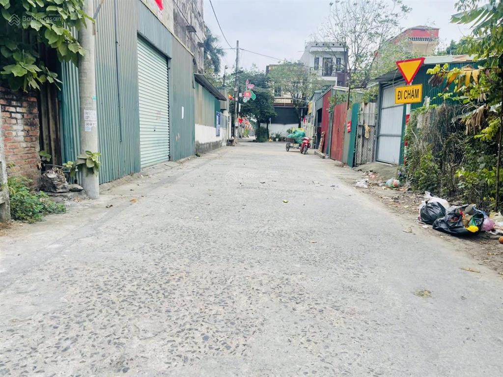 Nhà đẹp chính chủ tân cổ điển bìa làng vân nội. có thang máy,74m2 đường 7m.view dự án. ở được luôn