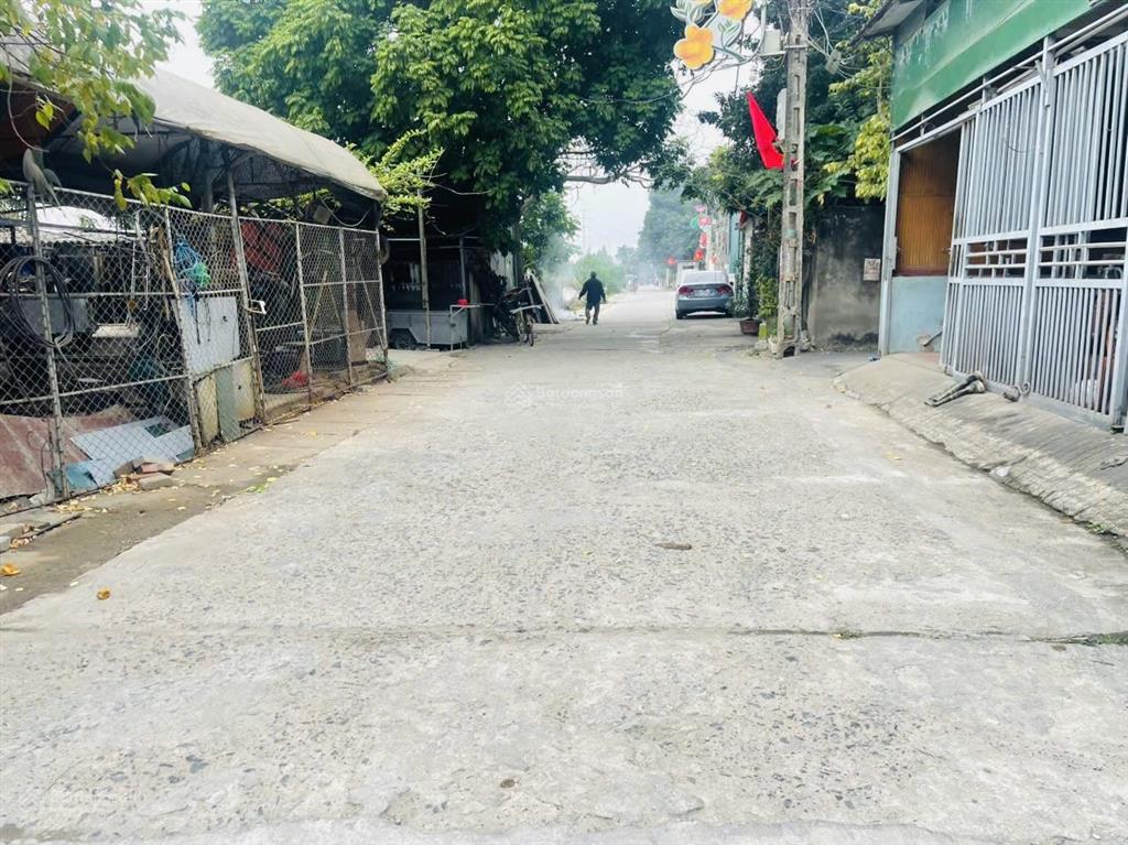 Nhà đẹp chính chủ tân cổ điển bìa làng vân nội. có thang máy,74m2 đường 7m.view dự án. ở được luôn