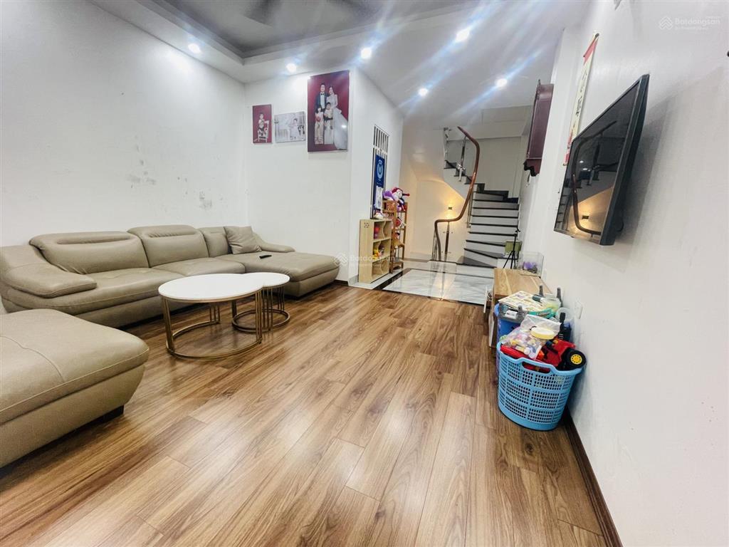 Nhà đẹp chính chủ tân cổ điển bìa làng vân nội. có thang máy,74m2 đường 7m.view dự án. ở được luôn