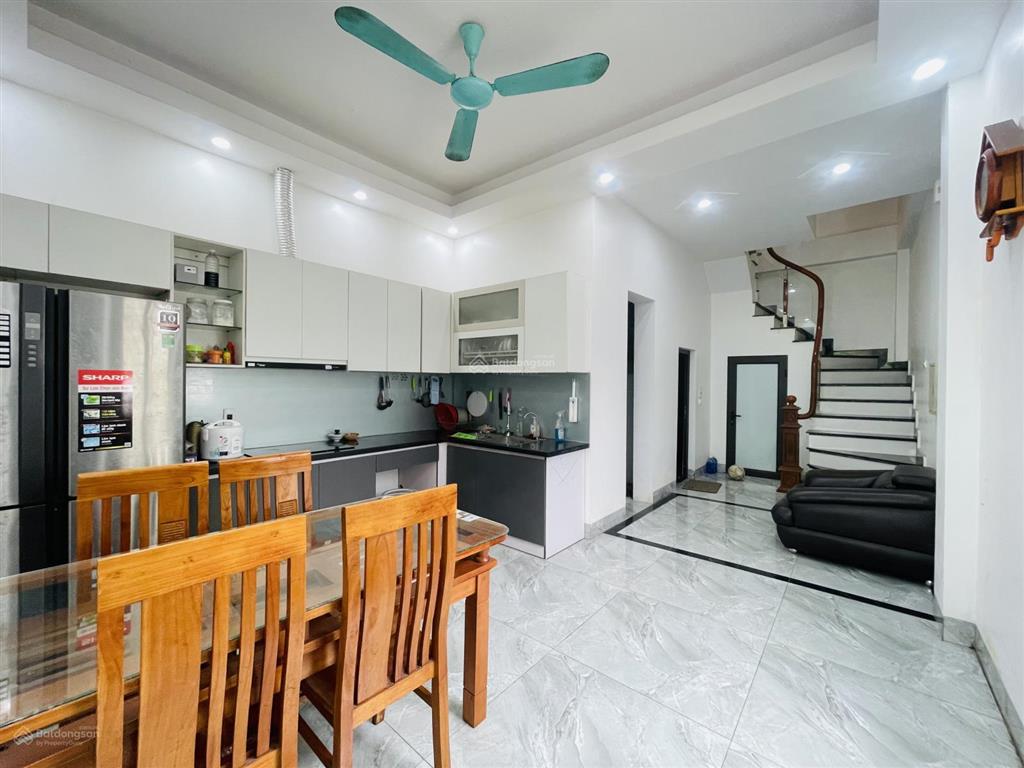 Nhà đẹp chính chủ tân cổ điển bìa làng vân nội. có thang máy,74m2 đường 7m.view dự án. ở được luôn