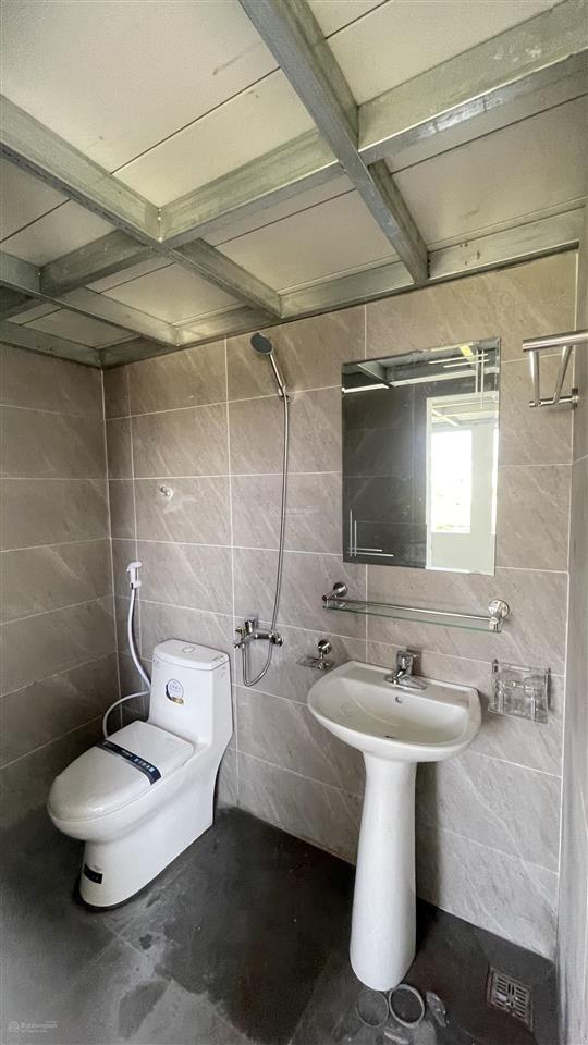 Bán toà nhà trọ 3 tầng có 10 phòng cho thuê full nội thất, sát kcn yên bình, cho dòng tiền luôn