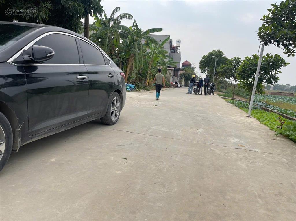 Bán gấp lô đất đẹp 52,7 bìa làng bắc thượng  nội bài đường 8m ô tô tránh sát kcn. chỉ nhỉnh 2 tỷ