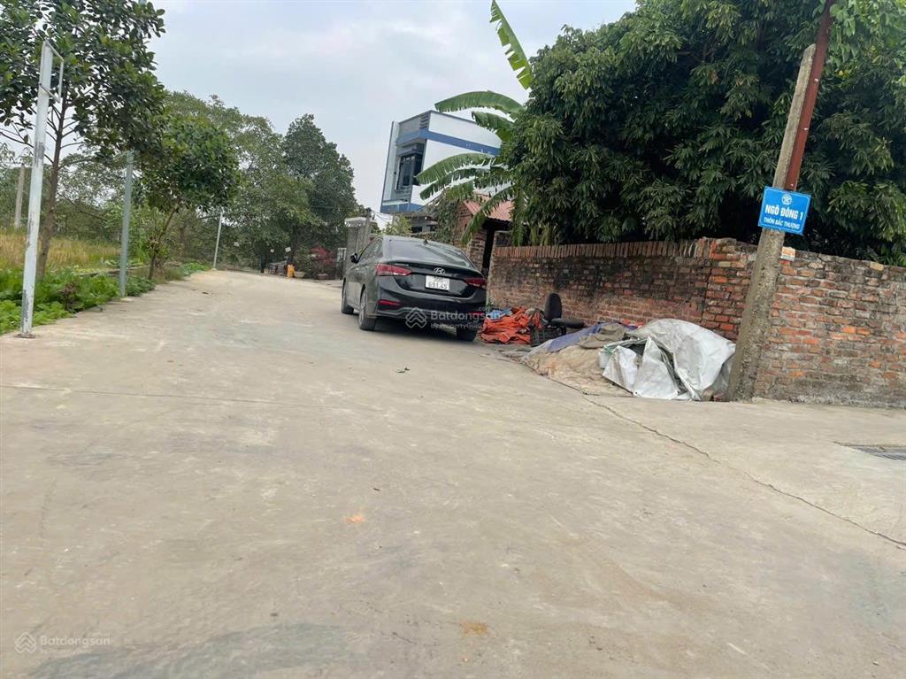 Bán gấp lô đất đẹp 52,7 bìa làng bắc thượng  nội bài đường 8m ô tô tránh sát kcn. chỉ nhỉnh 2 tỷ