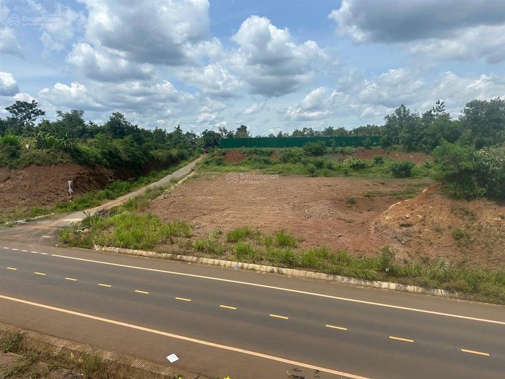 Bán đất 2 mặt tiền tránh đông buôn ma thuột 2.712m²  sổ hồng  giá 4,5 tỷ  gần hồ ea nhái