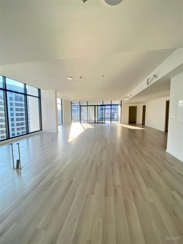 Sẵn sổ! penthouse masterise  dt 370m2 5pn|5wc bán 28 tỷ (btp) sân vườn siêu lớn (40m2)