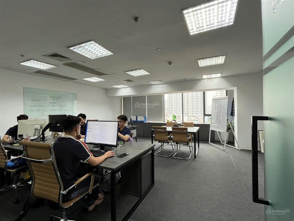 Cần cho thuê gấp dt 250m2 có cắt lẻ tại tòa nhà thăng long tower 98a ngụy như kon tum