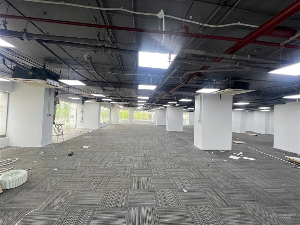 Cho thuê sàn văn phòng tại n05 hoàng đạo thúy, 622m2, miễn phí ngoài giờ