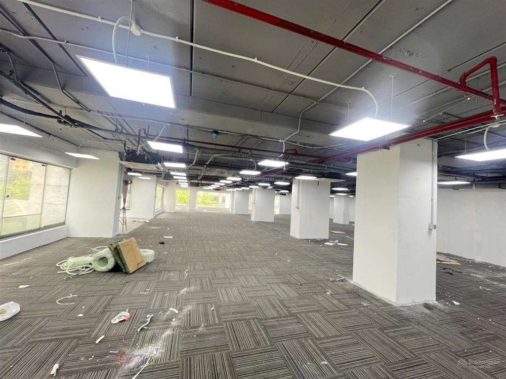 Cho thuê sàn văn phòng tại n05 hoàng đạo thúy, 622m2, miễn phí ngoài giờ