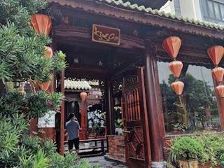 BĐS dòng tiền siêu khủng Trâu Quỳ/Gia Lâm biệt thự áp góc view vườn hoa 100% gỗ quý 260m2