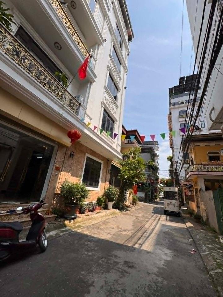 Bán nhà 3 mặt tiền Ngô Xuân Quảng/Trâu Quỳ 4 tầng nguyên căn ở ngay 74m2 mtien 4.6m