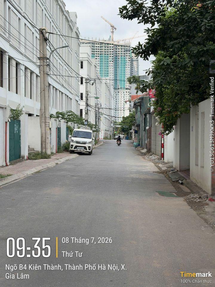 Cho thuê lô góc mặt phố trung tâm Trâu Quỳ 80m2 đường 10m mtien 5m kinh doanh ăn uống