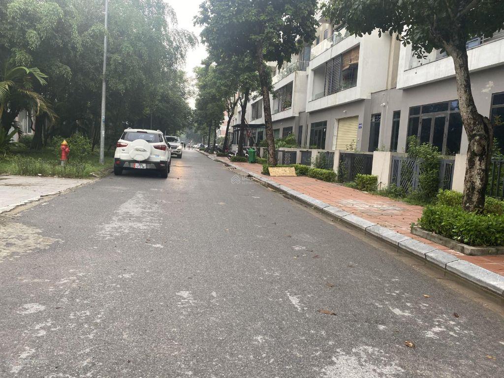Bán nhà liền kề 3 tầng 1 tum hoàn thiện có dòng tiền KĐT Đặng Xá, Gia Lâm 132m2 đường 15m