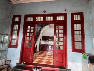 Cho thuê nhà nguyên căn 4 tầng 40m2 đường vỉa hè 11m Trâu Quỳ, Gia Lâm kinh doanh tốt