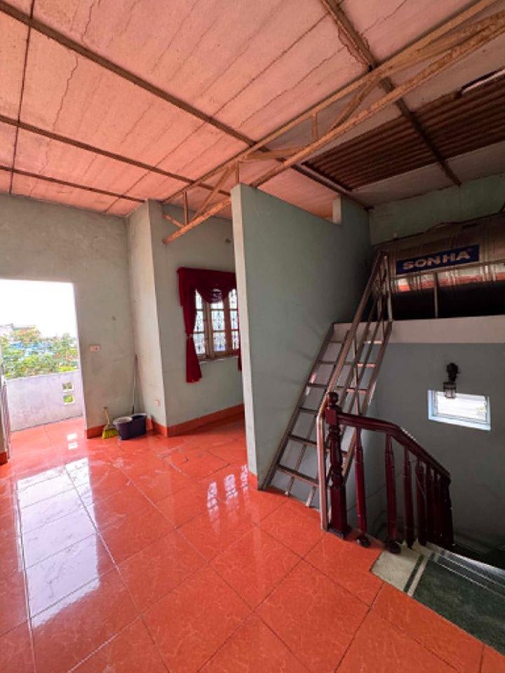 Cho thuê nhà nguyên căn 4 tầng 40m2 đường vỉa hè 11m Trâu Quỳ, Gia Lâm kinh doanh tốt