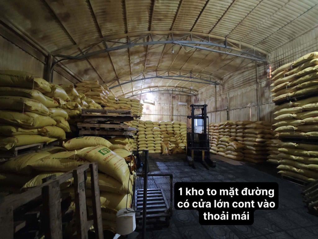 Cho thuê kho,xưởng,MBKD 300m2 Cự Khối (Bát Tràng) Gia Lâm có nhà 2 tầng 6pn ở ngay