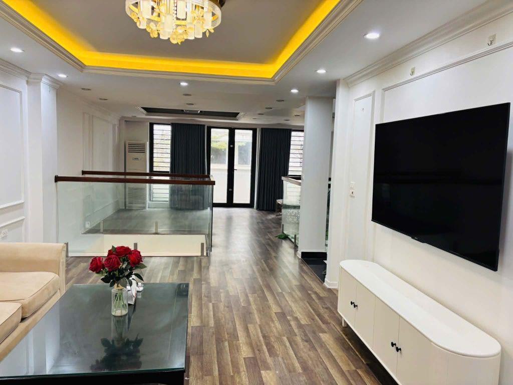 - Bán nhà nguyên căn khu 31ha ,Trâu Quỳ, Gia Lâm, Hà Nội - Diện tích nhà 90m2 mặt tiền 6m đường trước nhà 11m vỉa hè - K