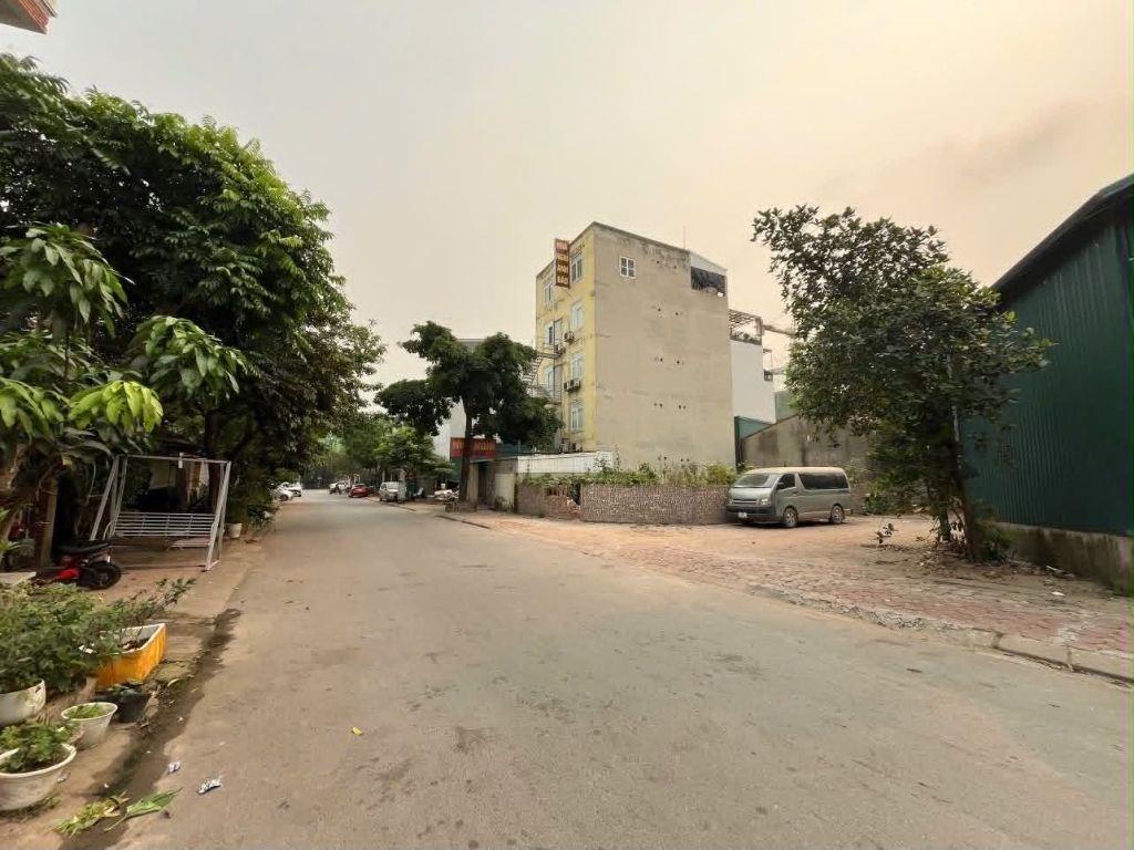 Cho thuê đất,MBKD khu 31ha Trâu Quỳ,Gia Lâm 240m2 mtien 12m đường 13m vỉa hè phân lô
