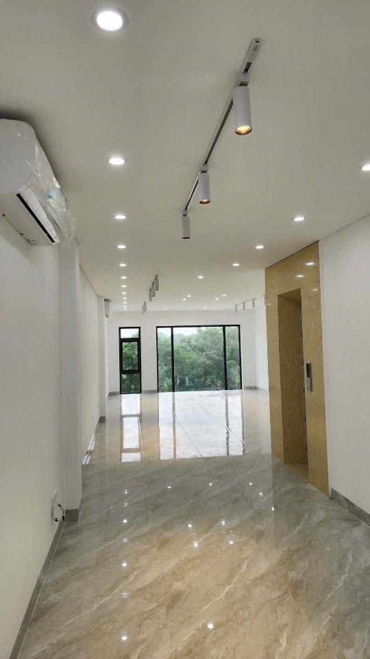 Trung tâm Trâu Quỳ,Gia Lâm cho thuê nhà 5 tầng thang máy 62m2 mtien 6m đường 40m