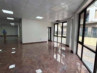 Cho thuê nhà 6 tầng 180m2 3 mặt tiền phố Lý Thánh Tông, Trâu Quỳ, Gia Lâm vỉa hè 7.5m