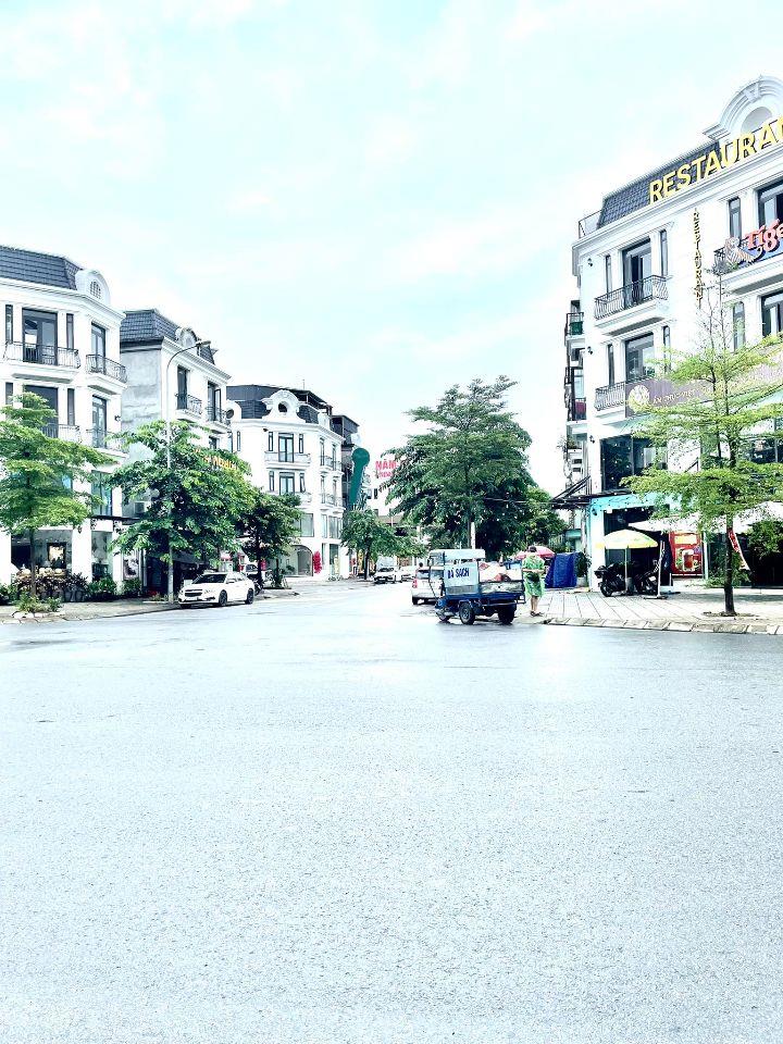 Cho thuê nhà nguyên căn mặt phố Thành Trung/Trâu Quỳ 90m2 mtien 6m 5 tầng kinh doanh 