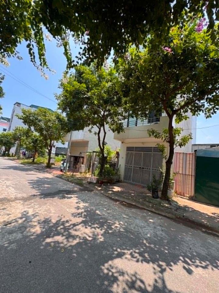 Bán đất trung tâm Trâu Quỳ, 100m2 mặt phố Cửu Việt 1 mtien 5m đường 11m vỉa hè