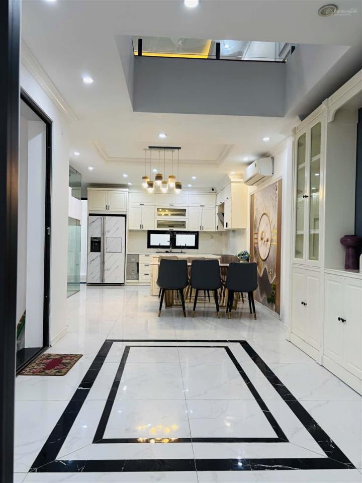 Bán nhà nguyên căn ở ngay vừa ở vừa kinh doanh 90m2 5 tầng đường 11m trâu quỳ, gia lâm