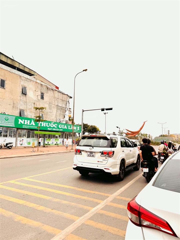 Chính chủ bán nhà 4 tầng mặt phố thành trung, trâu quỳ 68m2 mtien 5m kinh doanh vip