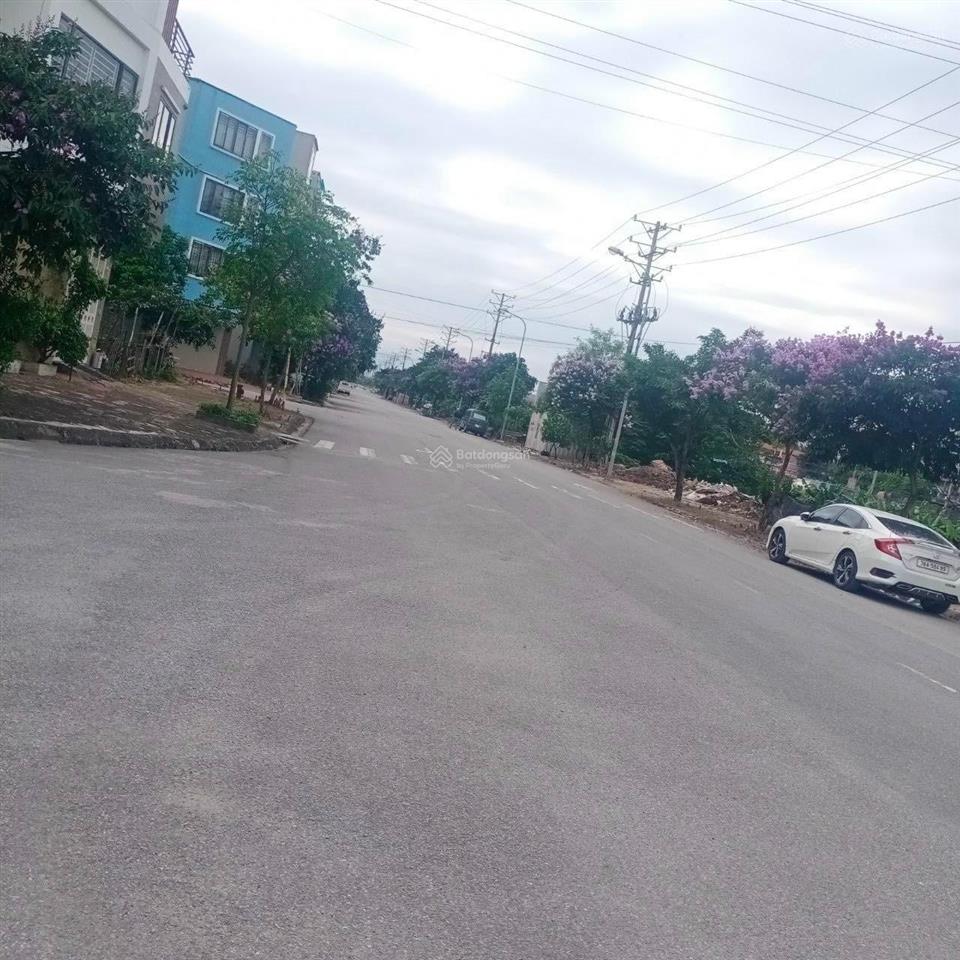 Bán đất tái định cư trâu quỳ, gia lâm, 100m2 mặt tiền 6.5m vị trí đẹp, tiềm năng, giá đầu tư