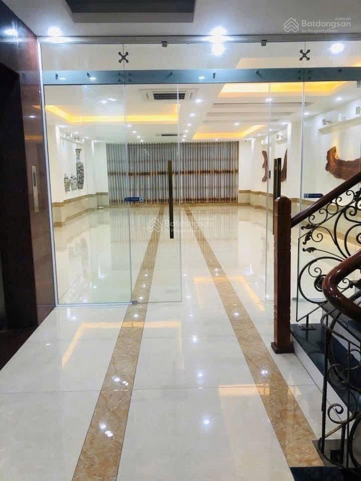 Cho thuê căn hộ dịch vụ, tầng 2 mặt phố nguyễn mậu tài, trâu quỳ 130m2 thông sàn thang máy