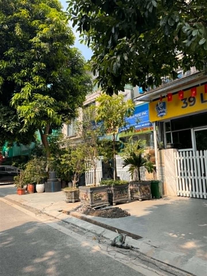 Cho thuê nhà mặt phố đường đôi no06 kđt đặng xá, gia lâm, 175m2 mặt tiền 10.5m hoàn thiện ở ngay