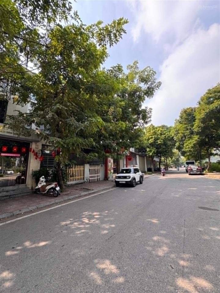 Cho thuê nhà riêng, kho xưởng 200m2 tại xuân thụy, kiêu kỵ, gia lâm, ô tô 5 tấn vào