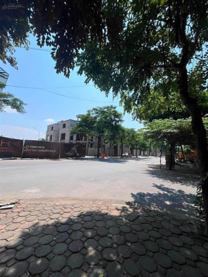 Cho thuê căn hộ dịch vụ, tầng 1 mặt phố nguyễn mậu tài, trâu quỳ, gia lâm lô góc 60m2
