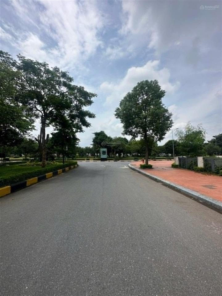 Cho thuê biệt thự song lập khu lan viên 1, đường đôi 40m view công viên trung tâm nhà thô